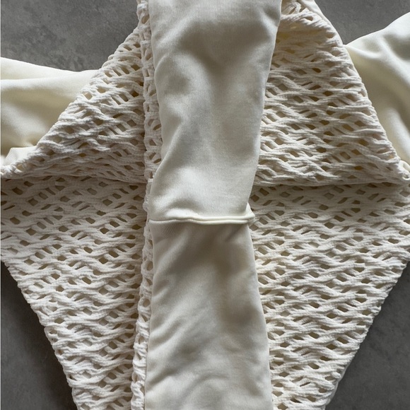 Monday Swimwear Cream Crotchet Capri Thong Bottom Size Medium - Picture 7 of 7